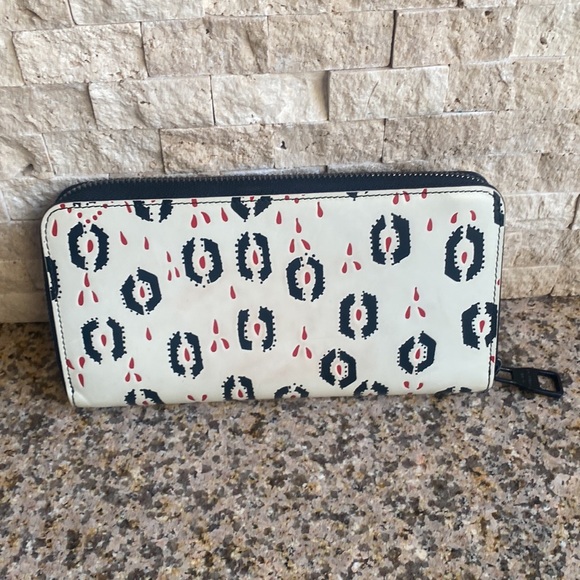 Louis Vuitton white, black, and red graphic wallet. Excellent condition. - Picture 3 of 7